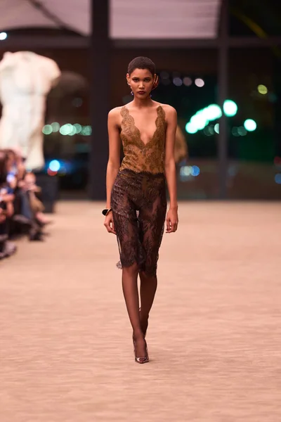 Look 13